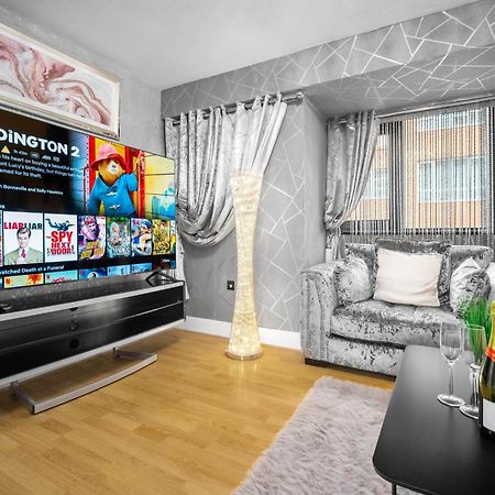Luxury 1 Bed Flat With Parking 11K - Top Rated - Netflix - Wifi - 70 Inch Smart Tv - Birmingham City Centre - Tv In Bedroom - Top Rated מראה חיצוני תמונה