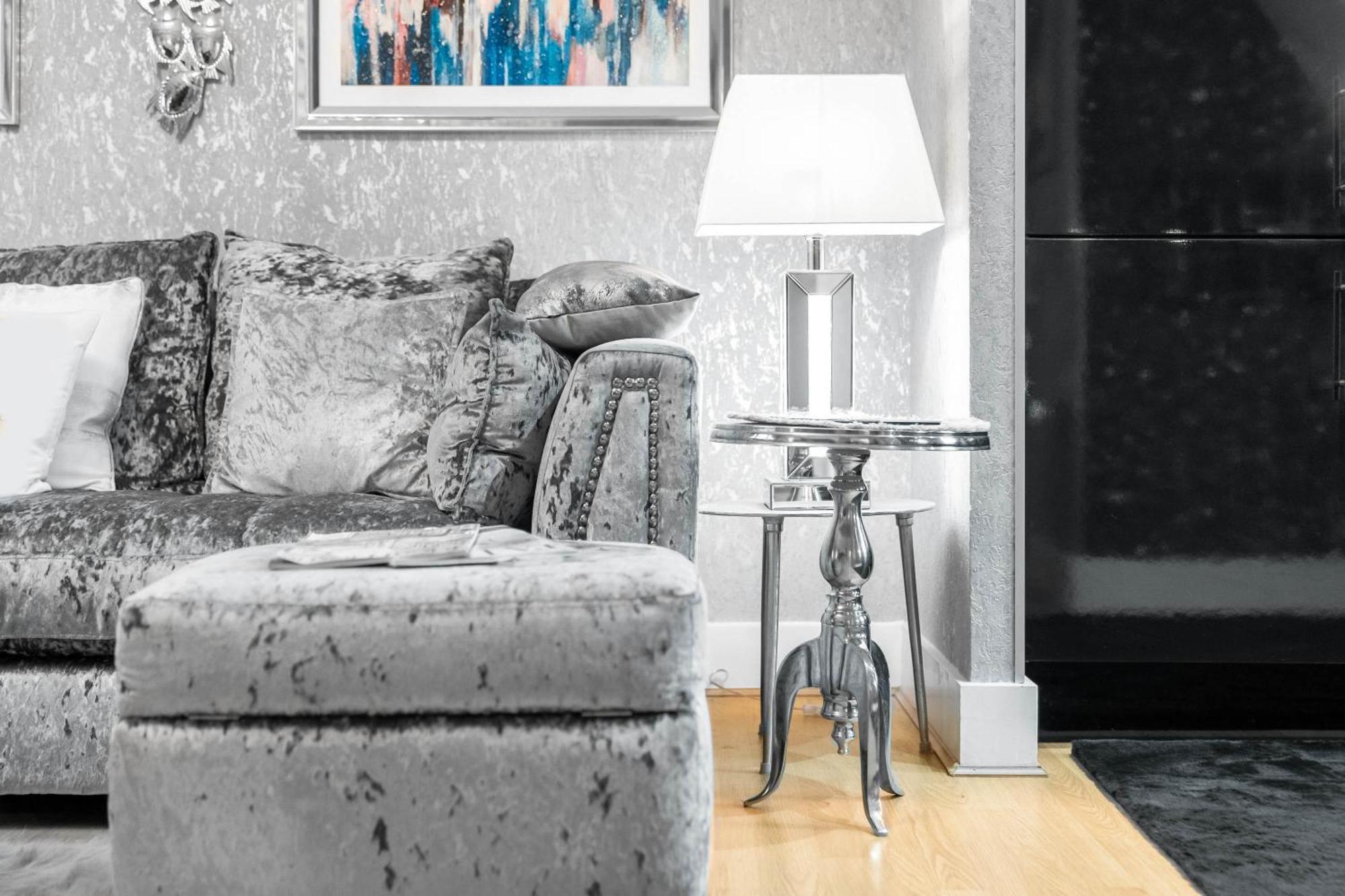 Luxury 1 Bed Flat With Parking 11K - Top Rated - Netflix - Wifi - 70 Inch Smart Tv - Birmingham City Centre - Tv In Bedroom - Top Rated מראה חיצוני תמונה